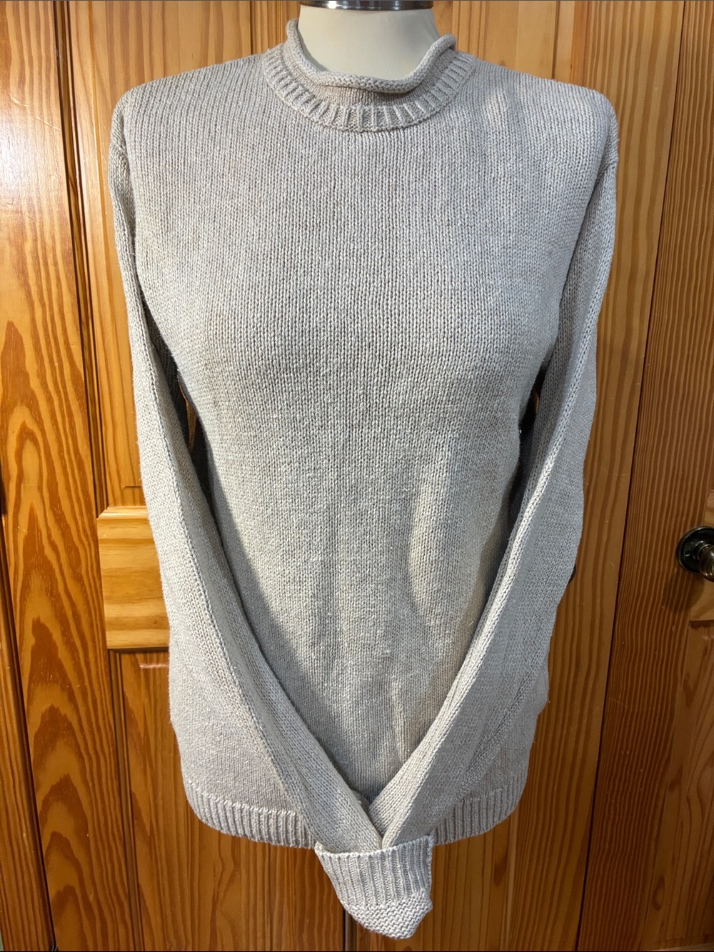 Old Navy Women's Crewneck Sweater in Light Gray